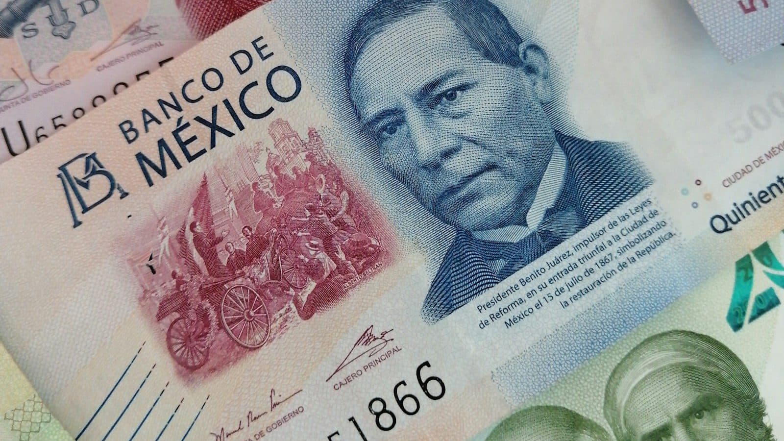 Mexican banknotes from the Banco de México, with the 500-peso note bearing Benito Juárez at the centre, the currency in which every wage, social security quota and payroll tax in a Mexican plant is paid